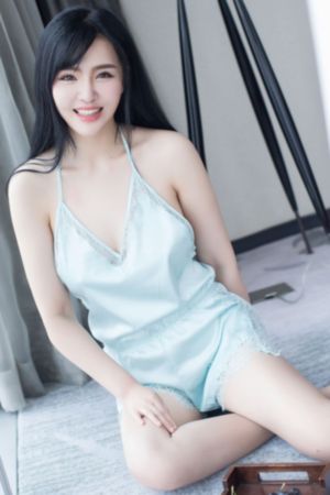 欧美化妆品海报特点_DVD电影免费在线