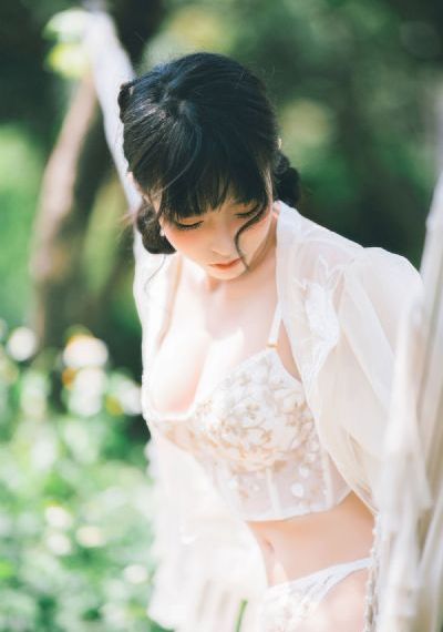 欧美亚洲清纯卡通小说_高清高清免费观看