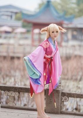 欧美胖美妆博主_手机免费播放动漫